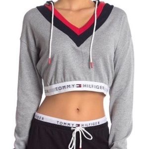Tommy Hilfiger crop sweatshirt